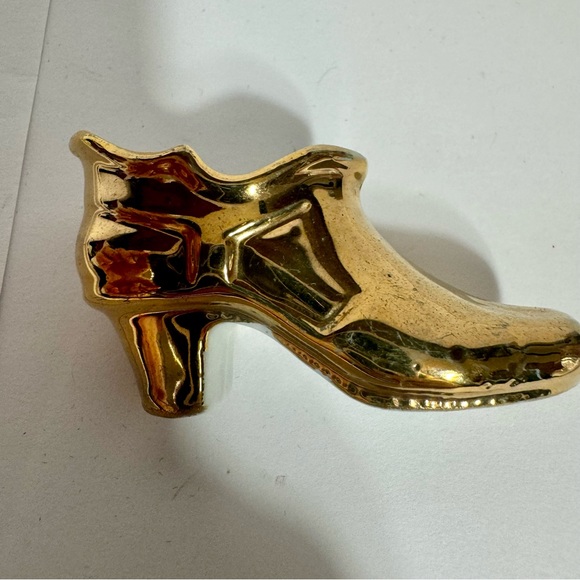 Miniature shoe 2 1/4 " Gold Painted Porcelain Small shoe or Boot. Made in Japan - Picture 3 of 11